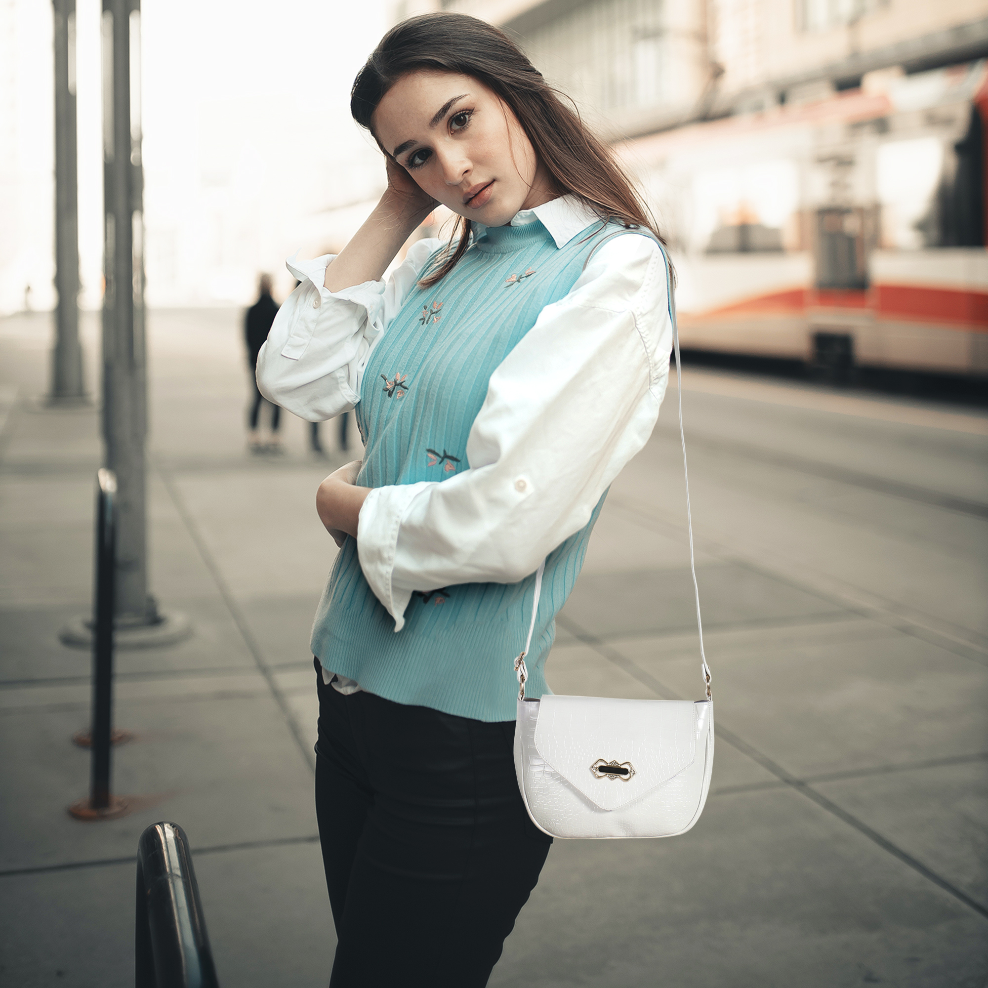 Sling Croco White Bag